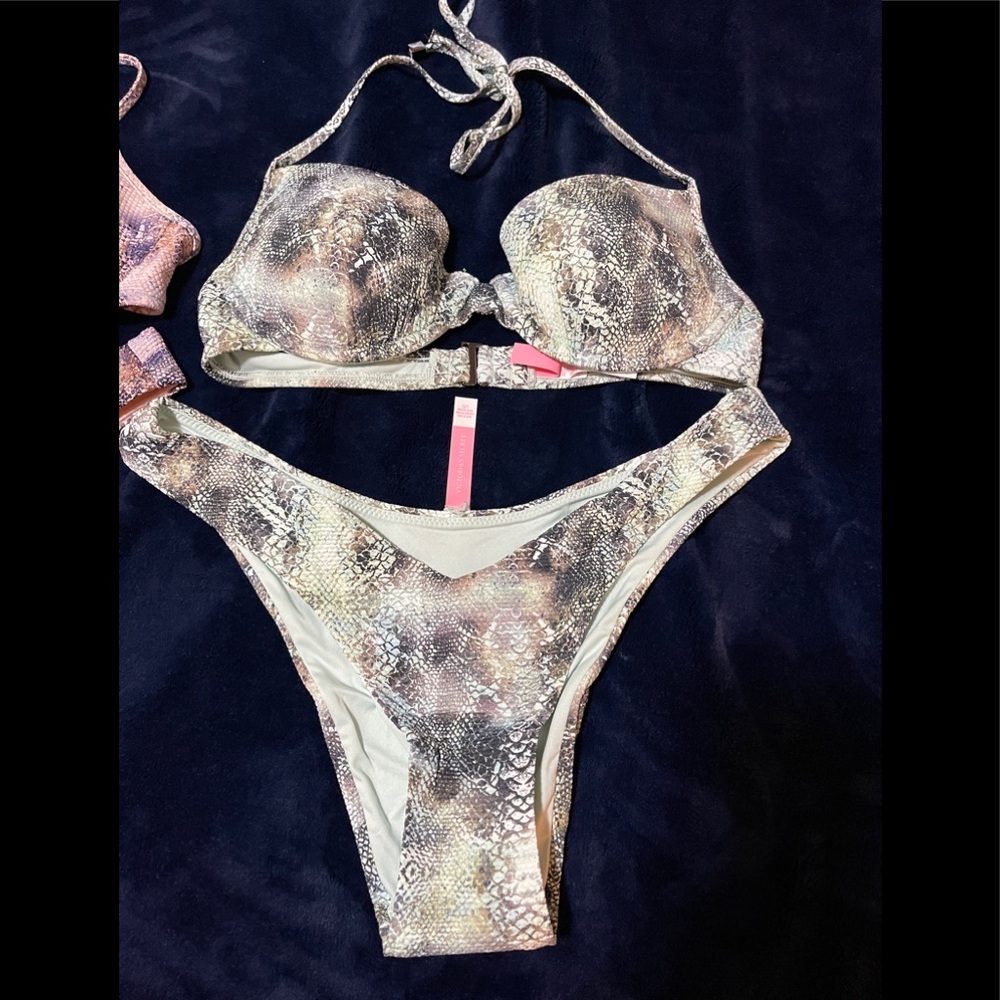 Nwt Victoria secret 34c top L bottom